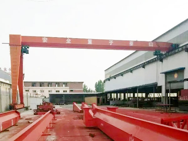 半門(mén)式起重機(jī)